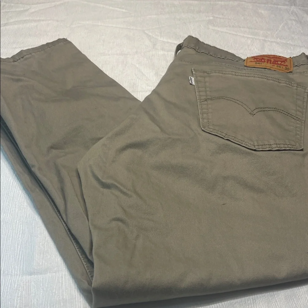 Levi's Men's Jeans in Khaki Green